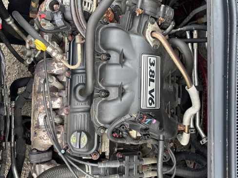 Used 2009 Chrysler Town & Country Touring w/ Entertainment Group #2 FWD image 18