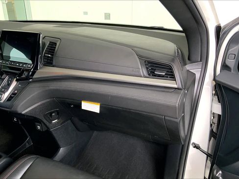 Used 2023 Honda Odyssey Sport image 38