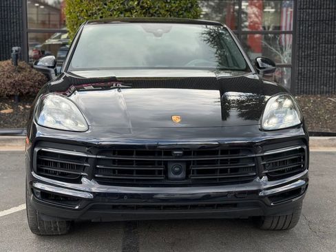 Used 2021 Porsche Cayenne Coupe image 3