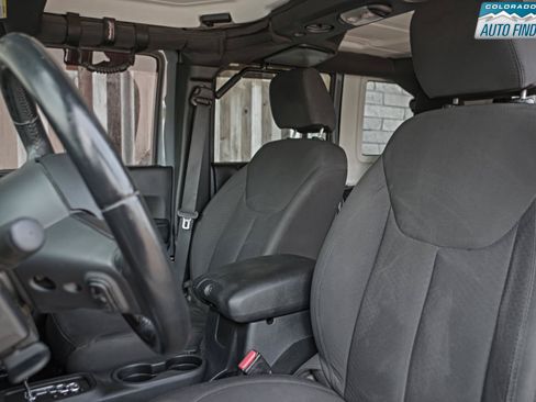 Used 2015 Jeep Wrangler Unlimited Sport w/ Quick Order Package 24S AWD/4WD image 11