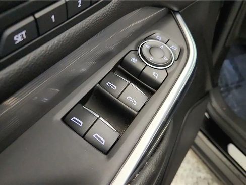 Used 2024 Cadillac XT4 Premium Luxury image 29