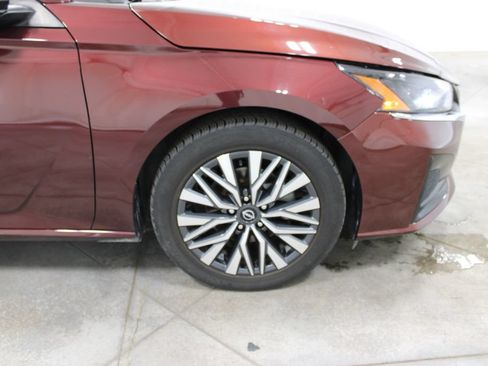 Used 2024 Nissan Altima 2.5 SV FWD image 37