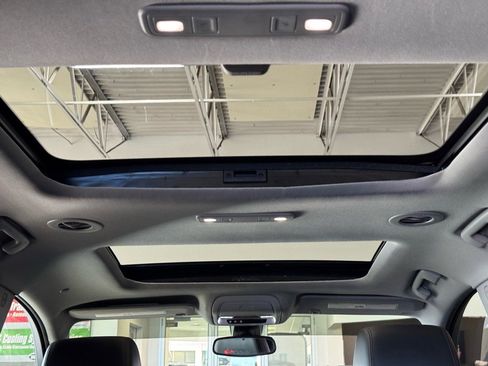 Used 2023 GMC Acadia AT4 w/ Technology Package image 12