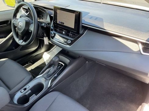 Used 2025 Toyota Corolla LE FWD image 19