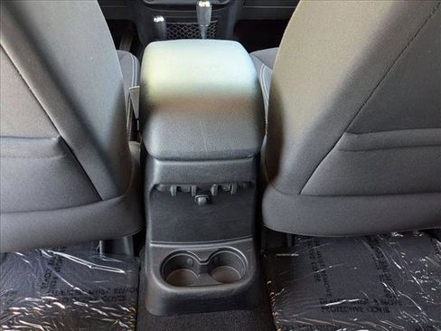 Used 2014 Jeep Wrangler Unlimited Sahara w/ Connectivity Group AWD/4WD image 17
