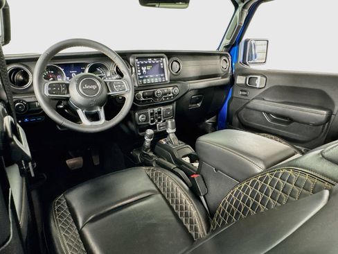 Used 2023 Jeep Wrangler Unlimited Sahara AWD/4WD image 30