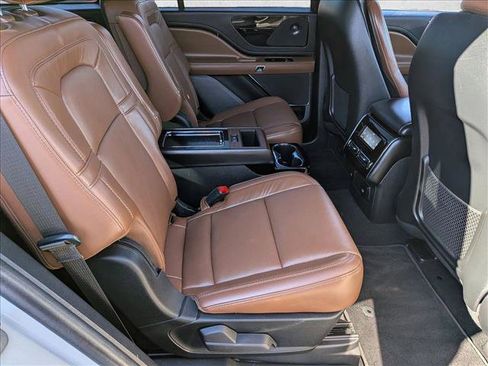 Used 2022 Lincoln Aviator Reserve w/ Equipment Group 201A image 20