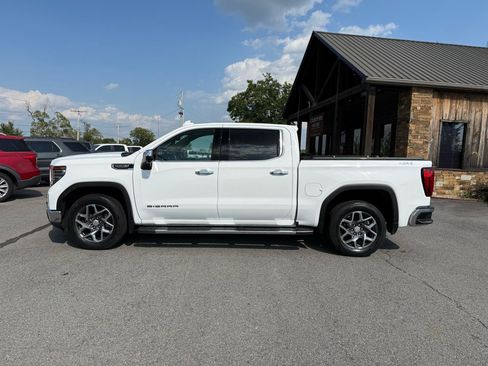 Used 2022 GMC Sierra 1500 SLT w/ SLT Premium Plus Package AWD/4WD image 3