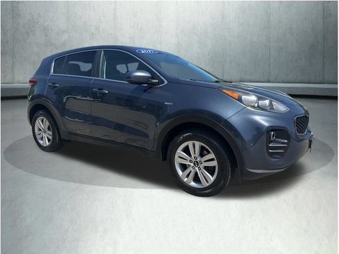 Used 2017 Kia Sportage LX AWD/4WD image 9