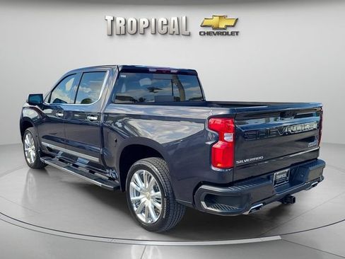 Used 2024 Chevrolet Silverado 1500 High Country w/ High Country Premium Package AWD/4WD image 2