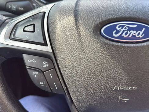 Used 2020 Ford Fusion SE FWD image 12