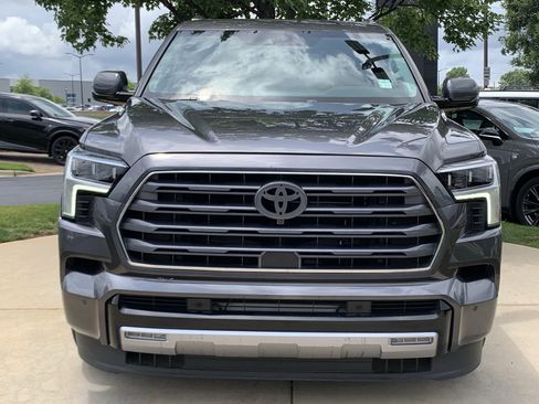 Used 2024 Toyota Sequoia Limited AWD/4WD image 3