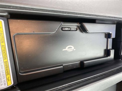 Used 2022 Toyota Highlander XLE image 25