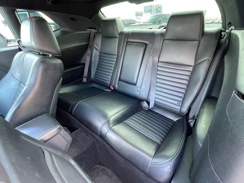 Used 2012 Dodge Challenger SXT Plus image 31