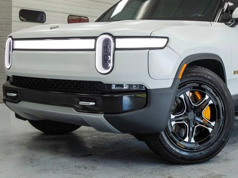 Used 2023 Rivian R1S Adventure AWD/4WD image 15