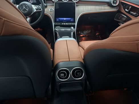Used 2025 Mercedes-Benz C 300 Sedan image 23