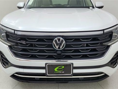 Used 2024 Volkswagen Atlas SEL Premium R-Line image 8