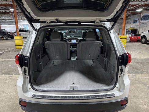 Used 2017 Toyota Highlander XLE w/ Protection Package #3 image 11