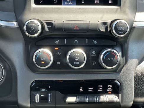Used 2022 RAM 1500 Big Horn AWD/4WD image 15