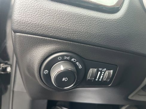 Used 2021 Jeep Compass Latitude w/ Sun and Sound Group image 21