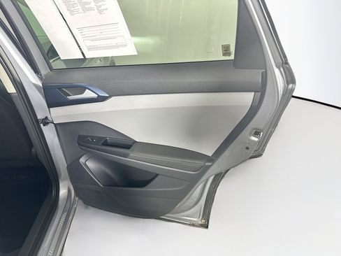 Used 2024 Volkswagen Taos SE image 29