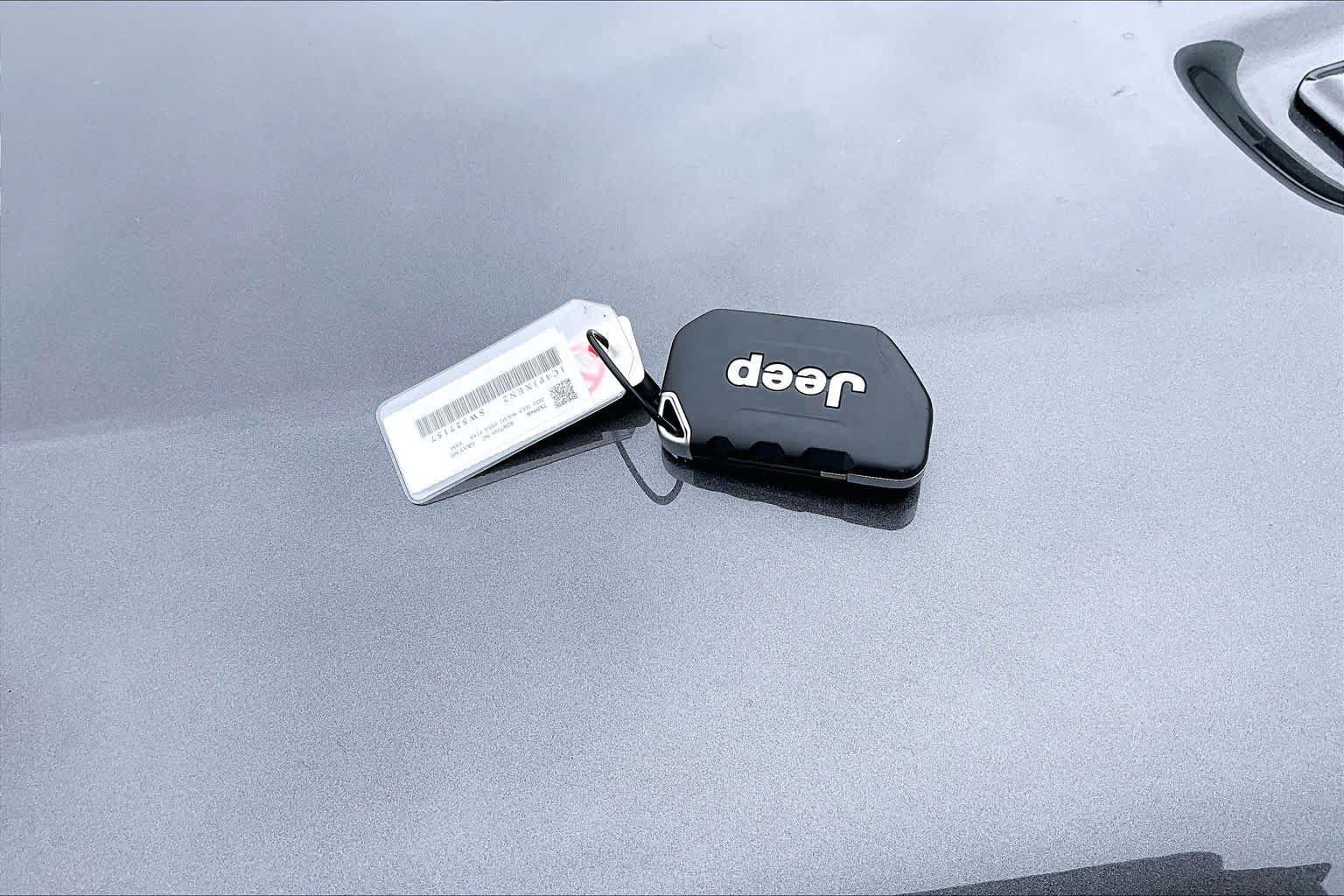 Used 2025 Jeep Wrangler Unlimited Sahara AWD/4WD image 15