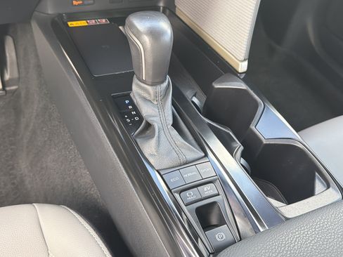 Used 2025 Toyota Camry SE FWD image 36