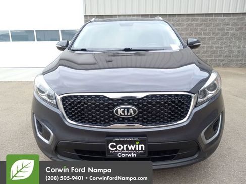 Used 2017 Kia Sorento LX w/ LX Convenience Package image 8