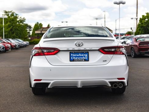 Used 2024 Toyota Camry SE FWD image 10