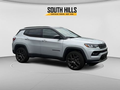 Used 2025 Jeep Compass Limited w/ Sun & Sound Group AWD/4WD image 7