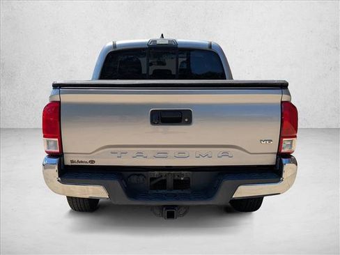 Used 2017 Toyota Tacoma SR5 w/ Tow Package RWD image 6