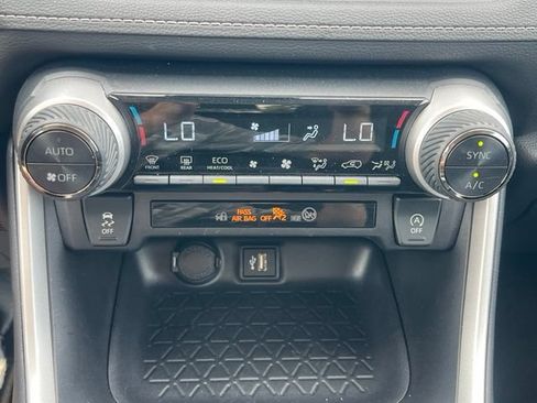 Used 2025 Toyota RAV4 XLE FWD image 23