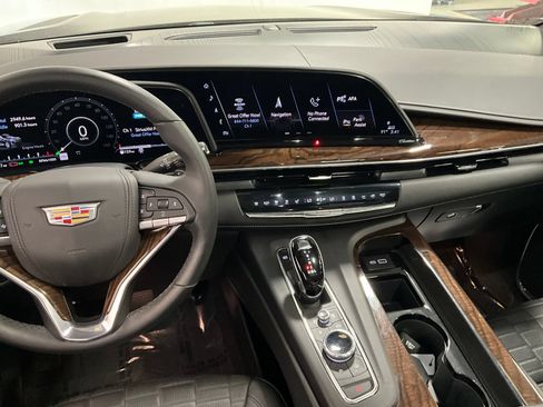 Used 2021 Cadillac Escalade Sport Platinum AWD/4WD image 8