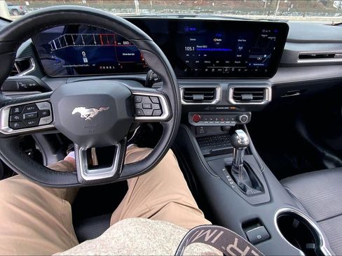 Used 2024 Ford Mustang Premium image 12
