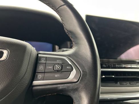 Used 2022 Jeep Compass Limited w/ Elite Group AWD/4WD image 4