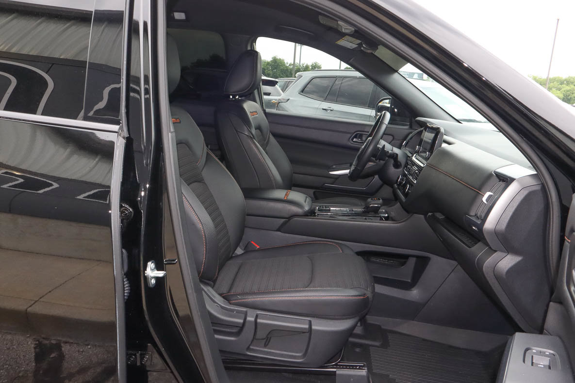Used 2025 Nissan Pathfinder Rock Creek AWD/4WD image 28