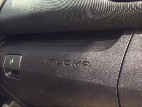 Used 2018 Toyota Tacoma TRD Pro image 25