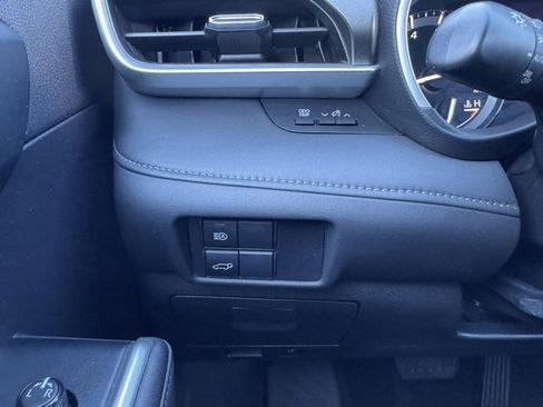 Certified 2020 Toyota Highlander XLE image 36