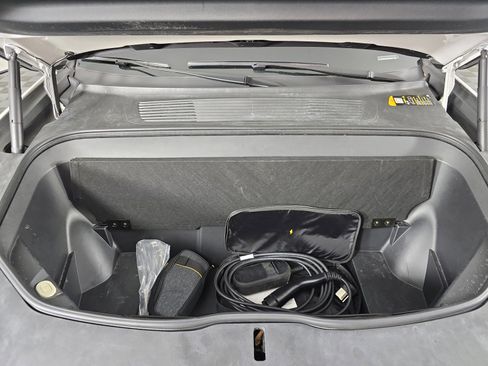 Used 2023 Rivian R1S Adventure image 14