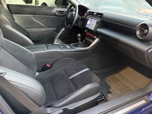 Used 2023 Toyota GR86 Premium w/ ALL Weather Mat Package (TMS) image 13