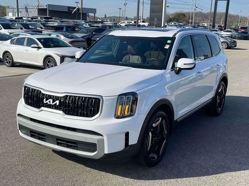 Used 2024 Kia Telluride EX image 34