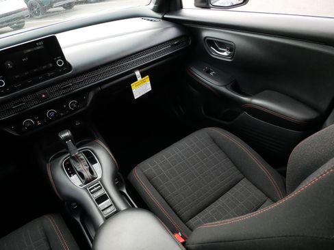 Used 2025 Honda HR-V Sport image 11