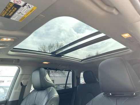 Used 2023 Toyota Highlander Platinum AWD/4WD image 20