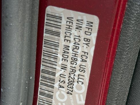 Used 2024 Jeep Grand Cherokee Limited AWD/4WD image 12