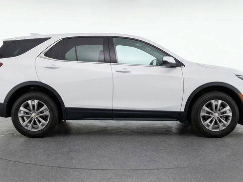 Used 2025 Chevrolet Equinox LT image 11