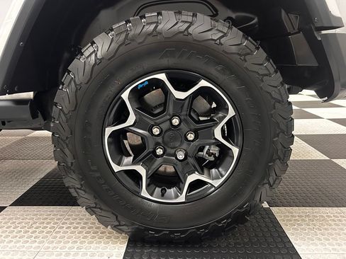 Used 2023 Jeep Wrangler Unlimited Rubicon 4xe w/ Cold Weather Group AWD/4WD image 8