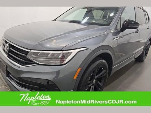 Used 2023 Volkswagen Tiguan SE R-Line FWD image 1