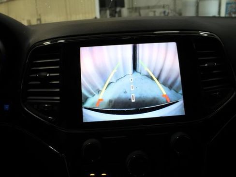 Used 2021 Jeep Grand Cherokee Limited AWD/4WD image 5