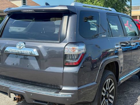 Used 2018 Toyota 4Runner Limited AWD/4WD image 18