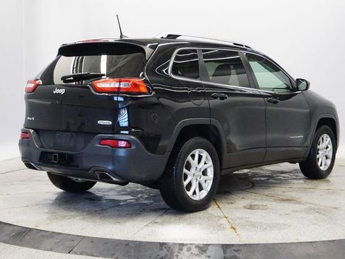 Used 2017 Jeep Cherokee Latitude w/ Cold Weather Group image 6